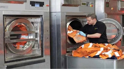 راهنمای شستن لباس کار + چگونه لباس کار را بشوییم خراب نشود؟